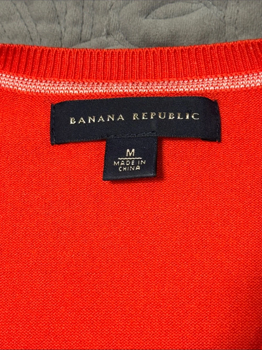 Banana Republic Men's V-Neck Sweater in Bright Red/orange. Size Medium